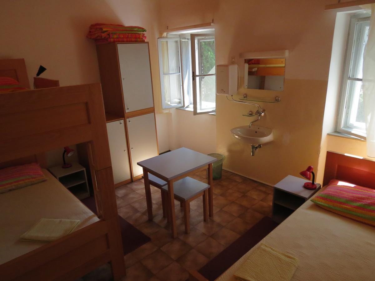 Hi Hostel Veli Lošinj 外观 照片